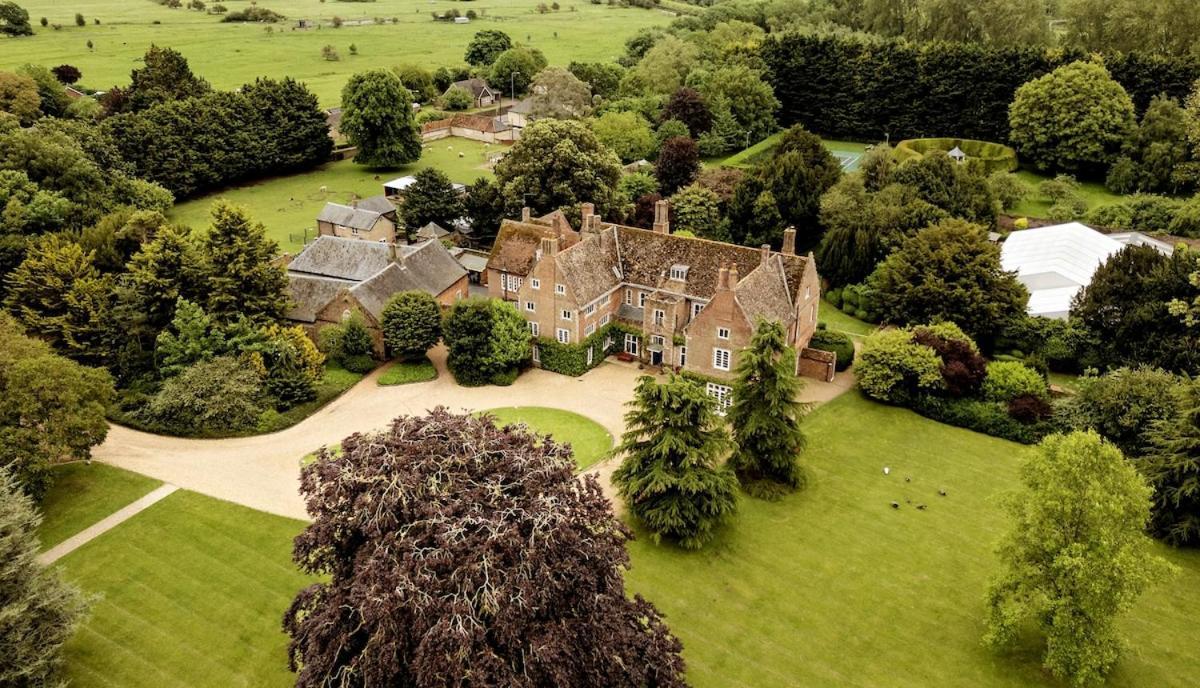 Hockwold Hall - Former Royal Residence Hockwold cum Wilton Eksteriør bilde